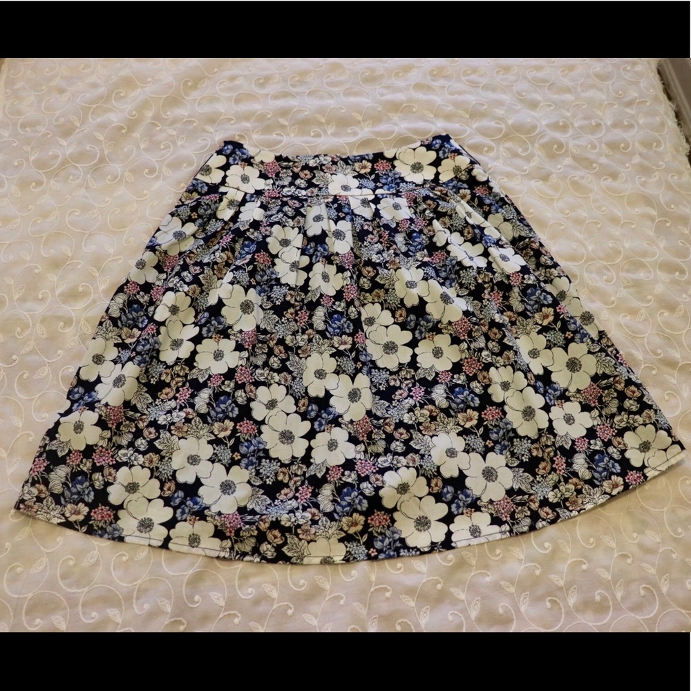 NWT - Ann Taylor floral skirt